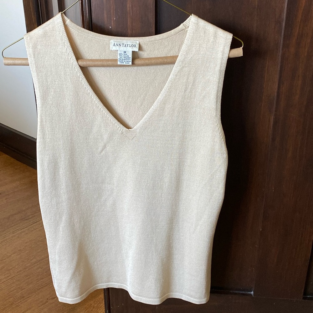 Women’s medium cream Ann Taylor tank.